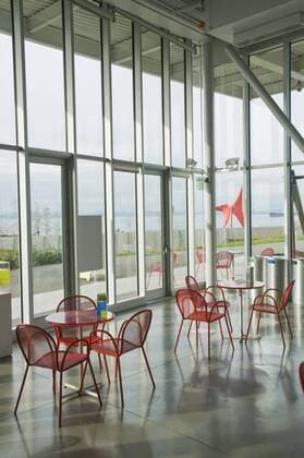 Architektur von Robert Venturi Interior of the Paccar Pavilion at Seattle Art Museum s Olympic Sculpture Park in Seattle, WA  Copyright: xTomxWearx xDanitaxDelimont US48 TWE0051