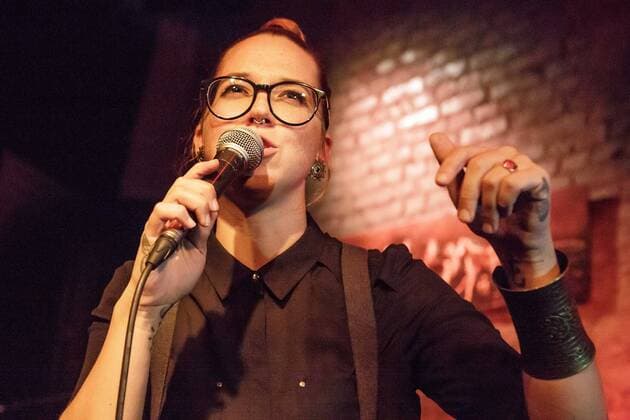 Buchpremiere: Myriam von M stellt am 08.11.2016 im Bassy Club in Berlin ihr Buch - Fuck Cancer - vor. Stefanie Heinzmann spielt im Rahmen der Buchpremiere ein Unplugged-Konzert. Buchpremiere - Myriam von M in Berlin