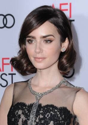 AFI Fest - Filmpremiere Rules Dont Apply November 10, 2016 - Hollywood, CA, United States - 10 November 2016 - Hollywood, California. Lily Collins. AFI FEST 2016 - Opening Night Premiere Of Rules Don t Apply held at TCL Chinese Theater. Photo Credit: AdMedia Hollywood United States - ZUMAa123 20161110_zaa_a123_036
