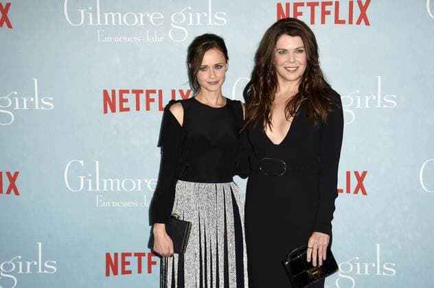 Alexis Bledel und Lauren Graham beim Fan Event zur Netflix Miniserie Gilmore Girls: Ein neues Jahr Gilmore Girls: A Year in the Life im Admiralspalast. Berlin, 10.11.2016 Foto:xF.xKernx xFuturexImage