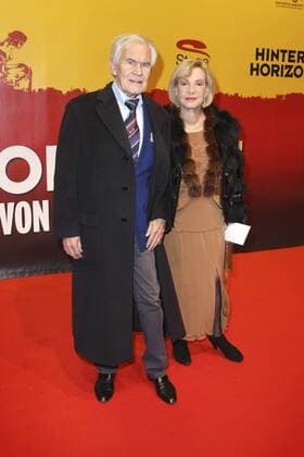 Willhelm Wieben und Dagmar Berghoff bei der Premiere des Musicals Hinterm Horizont im Operettenhaus. Hamburg, 10.11.2016 Foto:xH.xHartmannx xFuturexImage