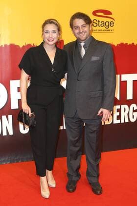Wietske van Tongeren mit Ehemann Martin Pasching bei der Premiere des Musicals Hinterm Horizont im Operettenhaus. Hamburg, 10.11.2016 Foto:xH.xHartmannx xFuturexImage