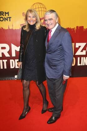 Rüdiger Kowalke mit Gattin Susanne bei der Premiere des Musicals Hinterm Horizont im Operettenhaus. Hamburg, 10.11.2016 Foto:xH.xHartmannx xFuturexImage