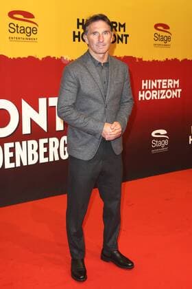 Bruno Labbadia bei der Premiere des Musicals Hinterm Horizont im Operettenhaus. Hamburg, 10.11.2016 Foto:xH.xHartmannx xFuturexImage