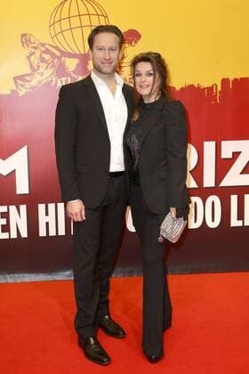 Sascha Rotermund und Carolin Fortenbacher bei der Premiere des Musicals Hinterm Horizont im Operettenhaus. Hamburg, 10.11.2016 Foto:xH.xHartmannx xFuturexImage