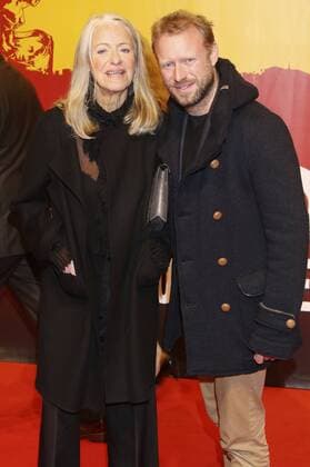 Iris von Arnim mit Begleitung bei der Premiere des Musicals Hinterm Horizont im Operettenhaus. Hamburg, 10.11.2016 Foto:xgbrcix xFuturexImage