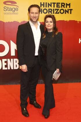 Sascha Rotermund und Carolin Fortenbacher bei der Premiere des Musicals Hinterm Horizont im Operettenhaus. Hamburg, 10.11.2016 Foto:xgbrcix xFuturexImage