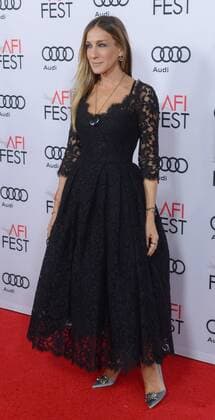 Cast member Sarah Jessica Parker attends the premiere of the motion picture dramatic comedy Rules Don t Apply at TCL Chinese Theatre in the Hollywood section of Los Angeles on November 10, 2016. Storyline: An unconventional love story of an aspiring actress, her determined driver, and the eccentric billionaire who they work for.  LAP2016111021 JIMxRUYMEN