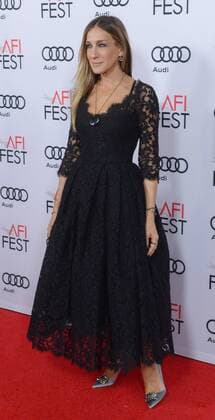 Cast member Sarah Jessica Parker attends the premiere of the motion picture dramatic comedy Rules Don t Apply at TCL Chinese Theatre in the Hollywood section of Los Angeles on November 10, 2016. Storyline: An unconventional love story of an aspiring actress, her determined driver, and the eccentric billionaire who they work for.  LAP2016111022 JIMxRUYMEN