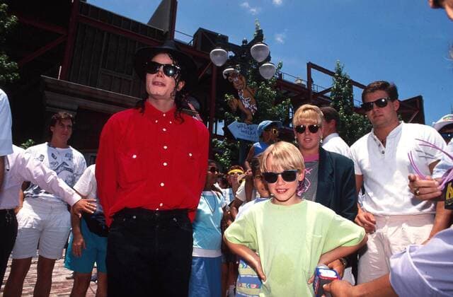 Macaulay Culkin äußert sich zu Missbrauchsvorwürfe gegen Michael Jackson 6 21 -22 91 ORLANDO FLORIDA.MICHAEL JACKSON & MACAULEY KULKIN TOUR DISNEYWORLD .Â - ZUMAg49_ 20090625_zaf_g49_129