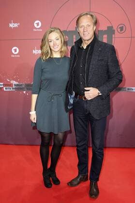 Katharina Delling mit Vater Gerhard Delling bei der Premiere des 1000. Tatort-Krimis Taxi nach Leipzig im Cinemaxx Dammtor. Hamburg, 11.11.2016 Foto:xH.xHartmannx xFuturexImage