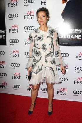 November 11, 2016 - Hollywood, CA, United States - 11 November 2016 - Hollywood, California - Gugu Mbatha-Raw. AFI FEST 2016 Presented By Audi - Premiere Of EuropaCorp USA s Miss Sloane held at The TCL Chinese 6 Theatres. Photo Credit: AdMedia Hollywood United States - ZUMAa123 20161111_zaa_a123_229