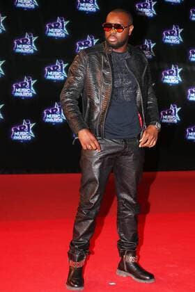 213403 Francois Glories Starface 2016-11-12 Cannes France NRJ Music Awards 2016. FRANCE Cannes 12-11-2016. Maitre Gims arrive, sur le red Carpet, pour la 18 ieme édition des NRJ Music awards à Cannes.  Copyright: xFrancoisxGloriesx xStarfacex STAR_213403_139