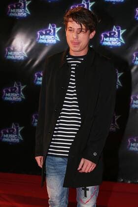 213403 Francois Glories Starface 2016-11-12 Cannes France NRJ Music Awards 2016. FRANCE Cannes 12-11-2016. Le Chanteur Charlie Puth arrive aux 18 iéme NRJ Music Awards à Cannes.  Copyright: xFrancoisxGloriesx xStarfacex STAR_213403_192