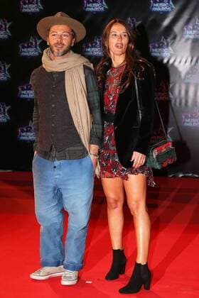 213403 Francois Glories Starface 2016-11-12 Cannes France NRJ Music Awards 2016. FRANCE Cannes 12-11-2016. Le chanteur Français Christophe Mae et sa femme arrivent an Nrj Music award 18 iemé édition.  Copyright: xFrancoisxGloriesx xStarfacex STAR_213403_224