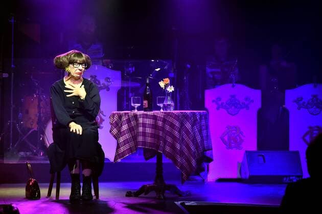 Comedian KRISSIE ILLING bei der Premiere am 13.11.2016 in Köln der Roncalli Dinnershow Panem et Circenses. Deutschlands erste Dinnershow im historischen Spiegelzelt kehrt nach 25 Jahren zurück nach Köln und beendet somit das 40. Jubiläumsjahr von Roncalli in der Domstadt