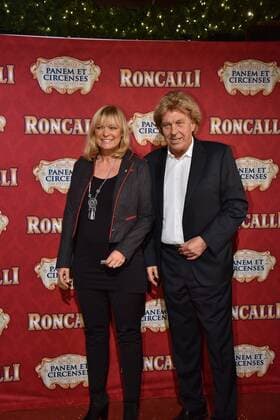 Günter Pütz und Uschi Brauckmann bei der Premiere am 13.11.2016 in Köln der Roncalli Dinnershow Panem et Circenses. Deutschlands erste Dinnershow im historischen Spiegelzelt kehrt nach 25 Jahren zurück nach Köln und beendet somit das 40. Jubiläumsjahr von Roncalli in der Domstadt