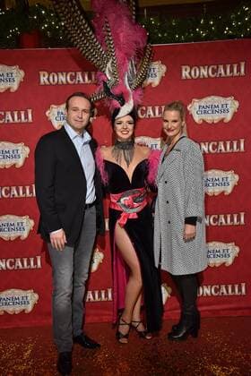 Ex-FC-Köln Kapitän Dirk Lottner mit seiner Frau Sarah Premiere am 13.11.2016 in Köln der Roncalli Dinnershow Panem et Circenses. Deutschlands erste Dinnershow im historischen Spiegelzelt kehrt nach 25 Jahren zurück nach Köln und beendet somit das 40. Jubiläumsjahr von Roncalli in der Domstadt