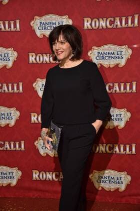 Moderatorin Birgit Schrowange bei Premiere am 13.11.2016 in Köln der Roncalli Dinnershow Panem et Circenses. Deutschlands erste Dinnershow im historischen Spiegelzelt kehrt nach 25 Jahren zurück nach Köln und beendet somit das 40. Jubiläumsjahr von Roncalli in der Domstadt