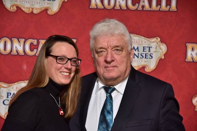 Hans Meiser mit Tochter Anouk bei der Premiere am 13.11.2016 in Köln der Roncalli Dinnershow Panem et Circenses. Deutschlands erste Dinnershow im historischen Spiegelzelt kehrt nach 25 Jahren zurück nach Köln und beendet somit das 40. Jubiläumsjahr von Roncalli in der Domstadt