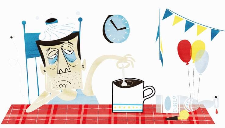 Verkaterter Mann mit Eisbeutel auf der Stirn rührt seinen Kaffee um  GustavxDejert 11750024