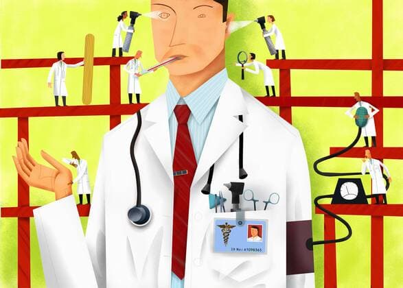 Kleine Klinikmitarbeiter untersuchen gro§en Arzt der einen Ausweis mit Hermesstab trägt  GregoryxBaldwin 12100023