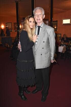 Rolf Kuhsiek mit Begleitung bei der Premiere des Theaterstücks Das Lächeln der Frauen in der Komödie im Bayerischen Hof. München, 14.11.2016 Foto:xP.xSchönbergerx xFuturexImage
