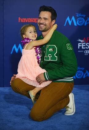Brett Dalton and his daughter Sylvia Dalton arrive at the world premiere of Walt Disney Animation Studios Moana at Hollywood s El Capitan Theatre in Los Angeles, California on November 14, 2016. The premiere is part of the lineup for AFI FEST 2016.  LAP20161114436 CHRISTINExCHEW