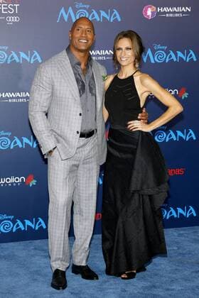 Dwayne Johnson und Lauren Hashian bei der Moana Film Premiere am 14.11.2016 im Rahmen vom AFI Fest in Hollywood, Los Angeles AFI FEST 2016 Presented By Audi - Premiere Of Disney s Moana in Hollywood, Los Angeles 