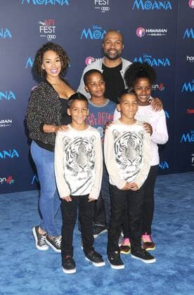 November 14, 2016 - Los Angeles, California, United States - November 14th 2016 - Los Angeles California USA - GLORIA GOVAN, DEREK FISHER, family at the Disney World Premiere Moana held at the El Capitan Theater, Hollywood, CA Los Angeles United States - ZUMAf05_ 20161114_zaf_f05_070