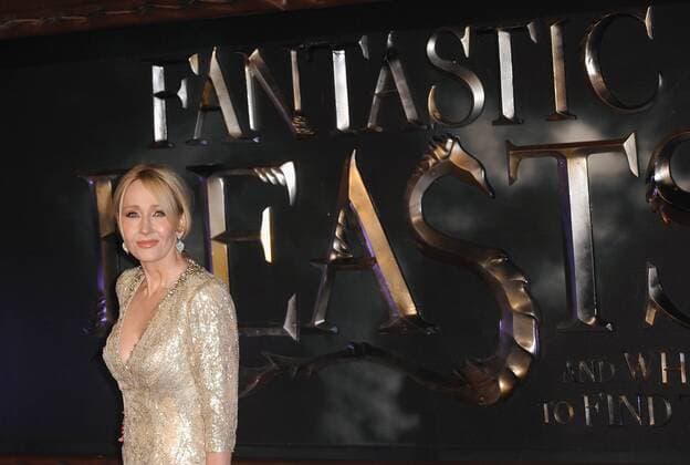November 15, 2016 - London, England, United Kingdom - J.K. Rowling attends the European premiere of Fantastic Beasts And Where To Find Them at Empire Leciester Square. London United Kingdom - ZUMAs147 20161115_zap_s147_046
