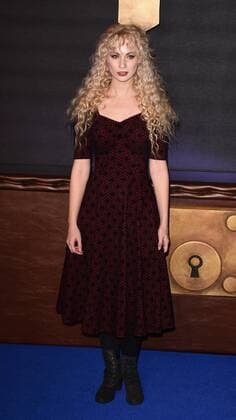 Fantastic Beasts And Where To Find Them London, UK Emmi Green at The European Premiere of Fantastic Beasts And Where To Find Them held at Odeon Leicester Square, London on Tues 15 November 2016 LMK392-62756-161116 