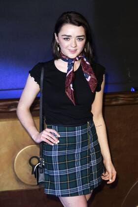 Maisie Williams bei der Europapremiere des Kinofilms Fantastic Beasts and Where to Find Them Phantastische Tierwesen und wo sie zu finden sind im Odeon Leicester Square. London, 15.11.2016 Foto:xJ.xSpicerx xFuturexImage
