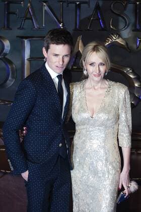 Eddie Redmayne und J.K. Rowling bei der Europapremiere des Kinofilms Fantastic Beasts and Where to Find Them Phantastische Tierwesen und wo sie zu finden sind im Odeon Leicester Square. London, 15.11.2016 Foto:xJ.xSpicerx xFuturexImage
