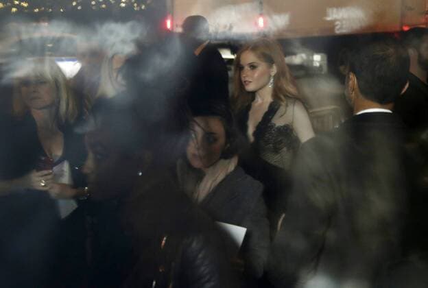 Ellie Bamber walks to the red carpet at the Nocturnal Animals premiere at The Paris Theatre on November 17, 2016 in New York City.  NYP20161117113 JOHNxANGELILLO