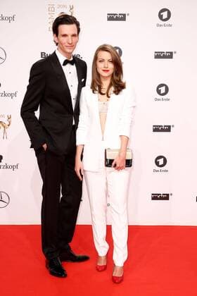 Sabin Tambrea und Alice Dwyer bei der Verleihung Bambi 2016 am 17.11.2016 in Berlin Bambi 2016 Verleihung in Berlin 