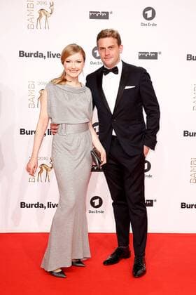 Johanna Christine Gehlen und ihr Ehemann Sebastian Bezzel bei der Verleihung Bambi 2016 am 17.11.2016 in Berlin Bambi 2016 Verleihung in Berlin 