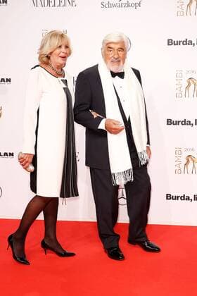 Mario Adorf mit seiner Ehefrau Monique bei der Verleihung Bambi 2016 am 17.11.2016 in Berlin Bambi 2016 Verleihung in Berlin 