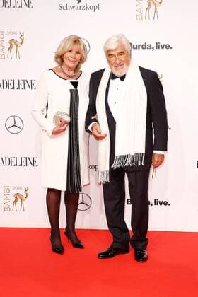 Mario Adorf mit seiner Ehefrau Monique bei der Verleihung Bambi 2016 am 17.11.2016 in Berlin Bambi 2016 Verleihung in Berlin 