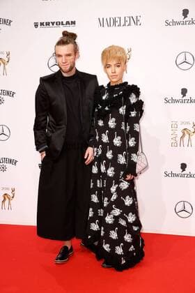 Alina Süggeler und Andi Weizel von Frida Gold bei der Verleihung Bambi 2016 am 17.11.2016 in Berlin Bambi 2016 Verleihung in Berlin 