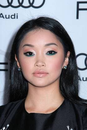 Lana Condor beim Screening vom Film Patriots Day am 17.11.2016 im Rahmen der Closing Night Gala vom AFI Fest in Hollywood, Los Angeles AFI FEST 2016 Presented by Audi - Closing Night Gala - Screening of Patriots Day in Hollywood, Los Angeles 