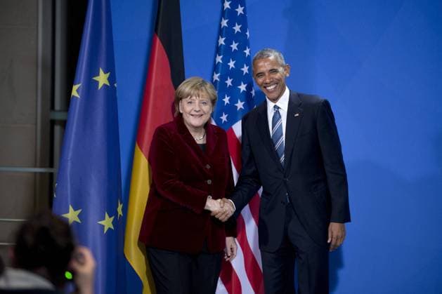 Barack Obama, Angela Merkel DEU, Deutschland, Germany, Berlin, 17.11.2016 Barack Obama, Praesident der USA, und Bundeskanzlerin Angela Merkel (left) waehrend der Pressekonferenz beim Staatsbesuch vom amerikanischen Praesidenten im Bundeskanzleramt in Berlin. Barack Obama, president of the USA, and German Chancellor Angela Merkel (left) during a press call at a state visit of the president of the United States of America at the Chancellery in Berlin, Germany. On the last stop and farewell visit of his final European tour as president, Obama will try to ease fears about the future of the transatlantic partnership and thank Merkel for her friendship during his two terms.