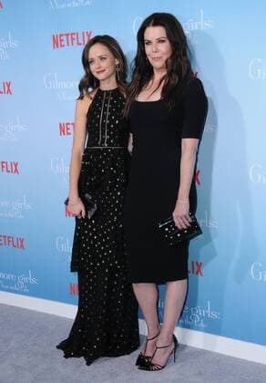 November 18, 2016 - Westwood, CA, United States - 18 November 2016 - Westwood, California. Alexis Bledel, Lauren Graham. Premiere Of Netflix s Gilmore Girls: A Year In The Life held at the Regency Bruin Theatre. Photo Credit: AdMedia Westwood United States - ZUMAa123 20161118_zaa_a123_002