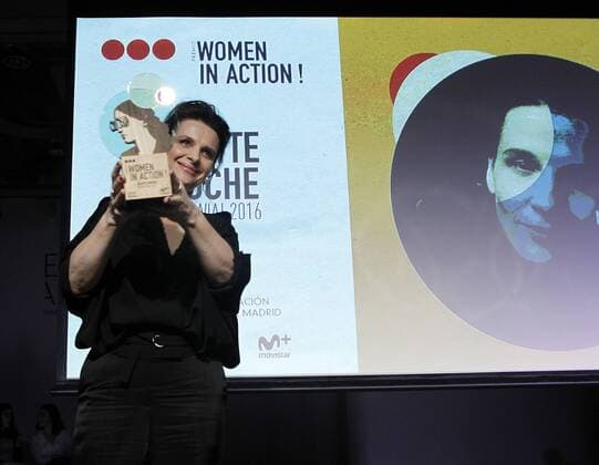French actress Juliette Binoche during the ceremony she was awarded the 1st Women in Action! award in Madrid, central Spain, 19 November 2016. The Women in Action! award recognizes and rewards the trajectory and work of women in favor of equality in the audiovisual area (in front and behind the cameras). EFE Victor Lerena Juliette Binoche awarded the 1st Women in Action! award !ACHTUNG: NUR REDAKTIONELLE NUTZUNG!  20161119-636151898401382034