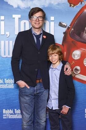 Ralph Caspers und Arsseni Bultmann bei der Weltpremiere des Kinofilms Robbi, Tobbi und das Fliewatüüt im Cinedom. Köln, 19.11.2016 Foto:xC.xHardtx xFuturexImage