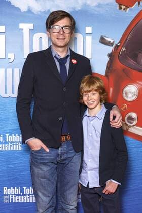 Ralph Caspers und Arsseni Bultmann bei der Weltpremiere des Kinofilms Robbi, Tobbi und das Fliewatüüt im Cinedom. Köln, 19.11.2016 Foto:xC.xHardtx xFuturexImage