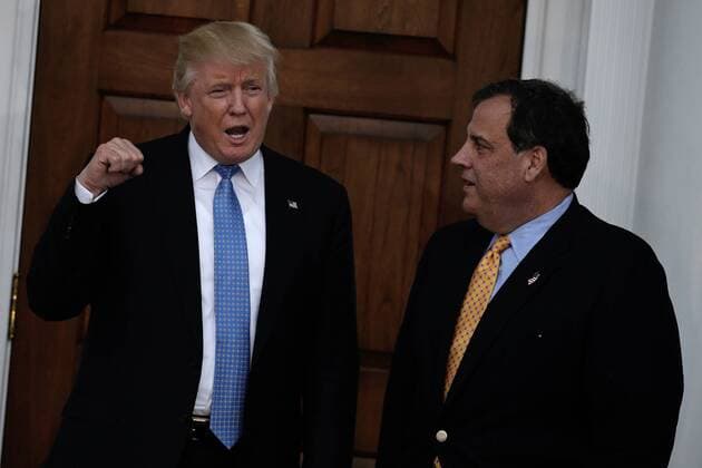 Trump führt Gespräche im Trump International Golf Club New Jersey Governor Chris Christie arrives for a meeting with US President-elect Donald Trump at the clubhouse of Trump International Golf Club, in Bedminster, New Jersey, on November 20, 2016. Pool  NXP20161120132 PETERxFOLEY