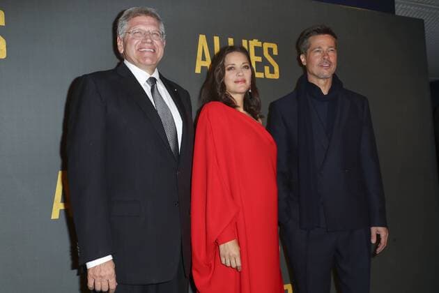 Robert Zemeckis Marion Cotillard et Brad Pitt - Photocall zum Film - Allied (Vertraute Fremde) - Paris - 20 11 2016 GwendolineLeGoff 
