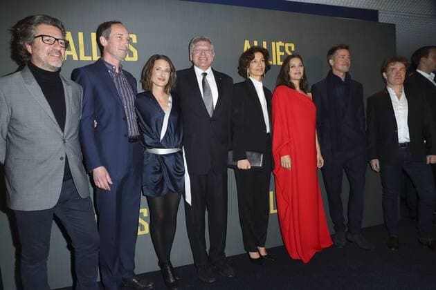 Xavier de Guillebon Camille Cottin Robert Zemeckis Audrey Azoulay Marion Cotillard et Brad Pitt Thierry Fremont - Photocall zum Film - Allied (Vertraute Fremde) - Paris - 20 11 2016 GwendolineLeGoff 
