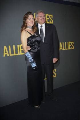 Robert Zemeckis et Leslie Harter Zemeckis - Photocall zum Film - Allied (Vertraute Fremde) - Paris - 20 11 2016 GwendolineLeGoff 